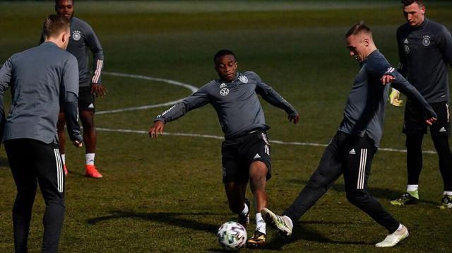 开云体育下载-脚伤致赛季报销，穆科科的处子季带给你惊喜了吗？